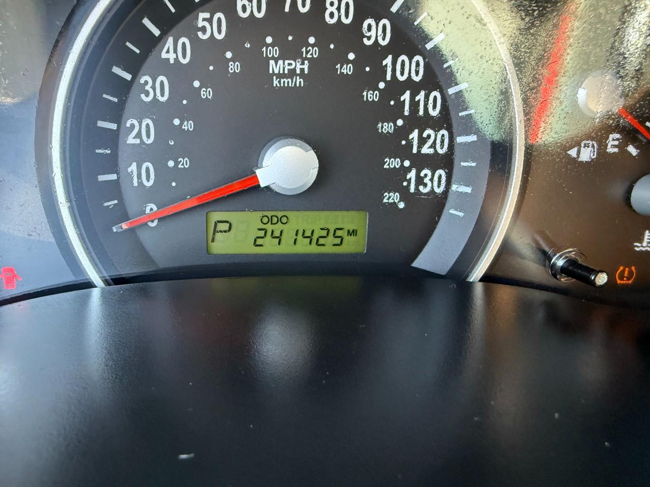 Kia Sedona LX LWB 2010