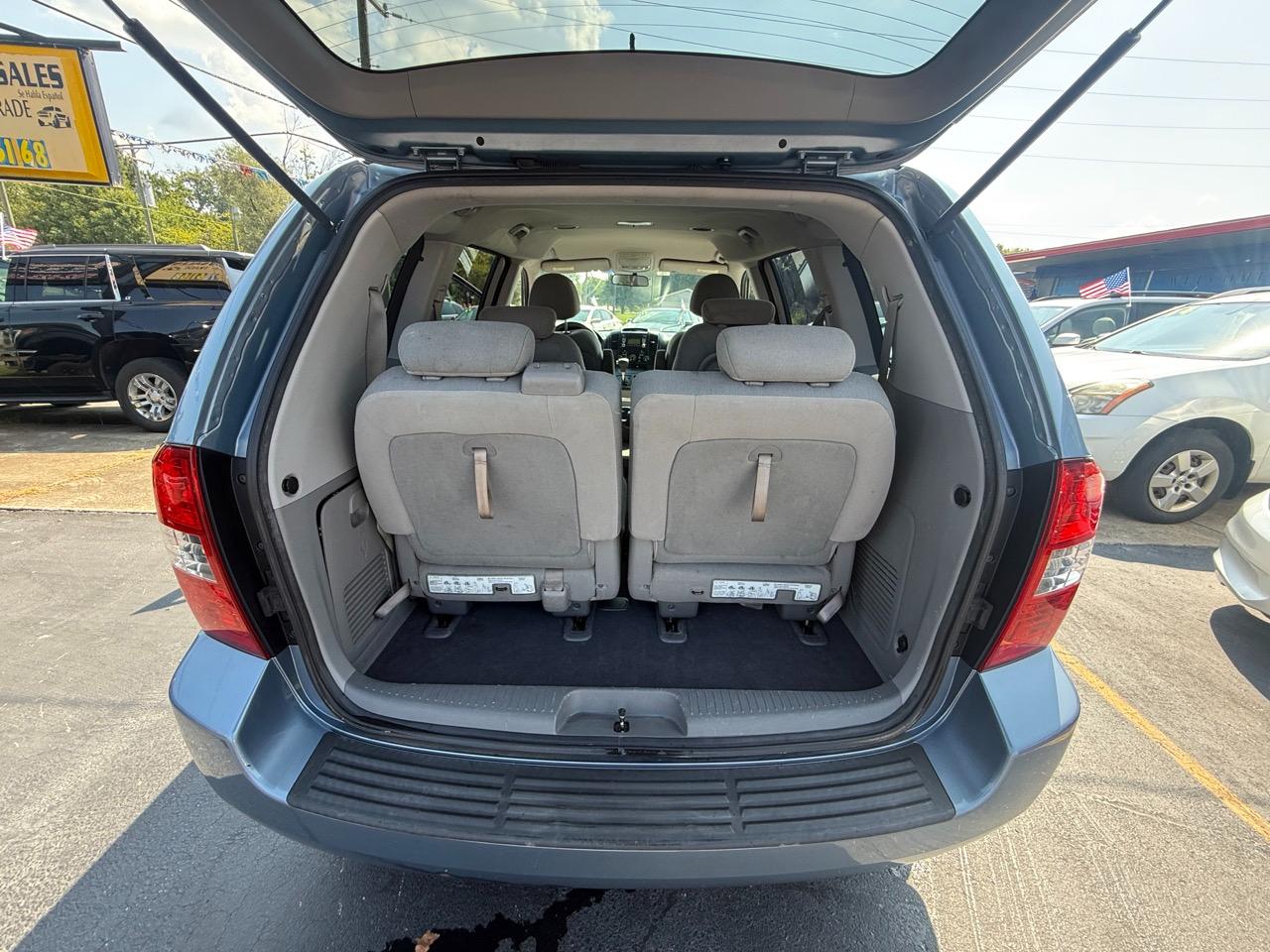 Kia Sedona LX LWB 2010