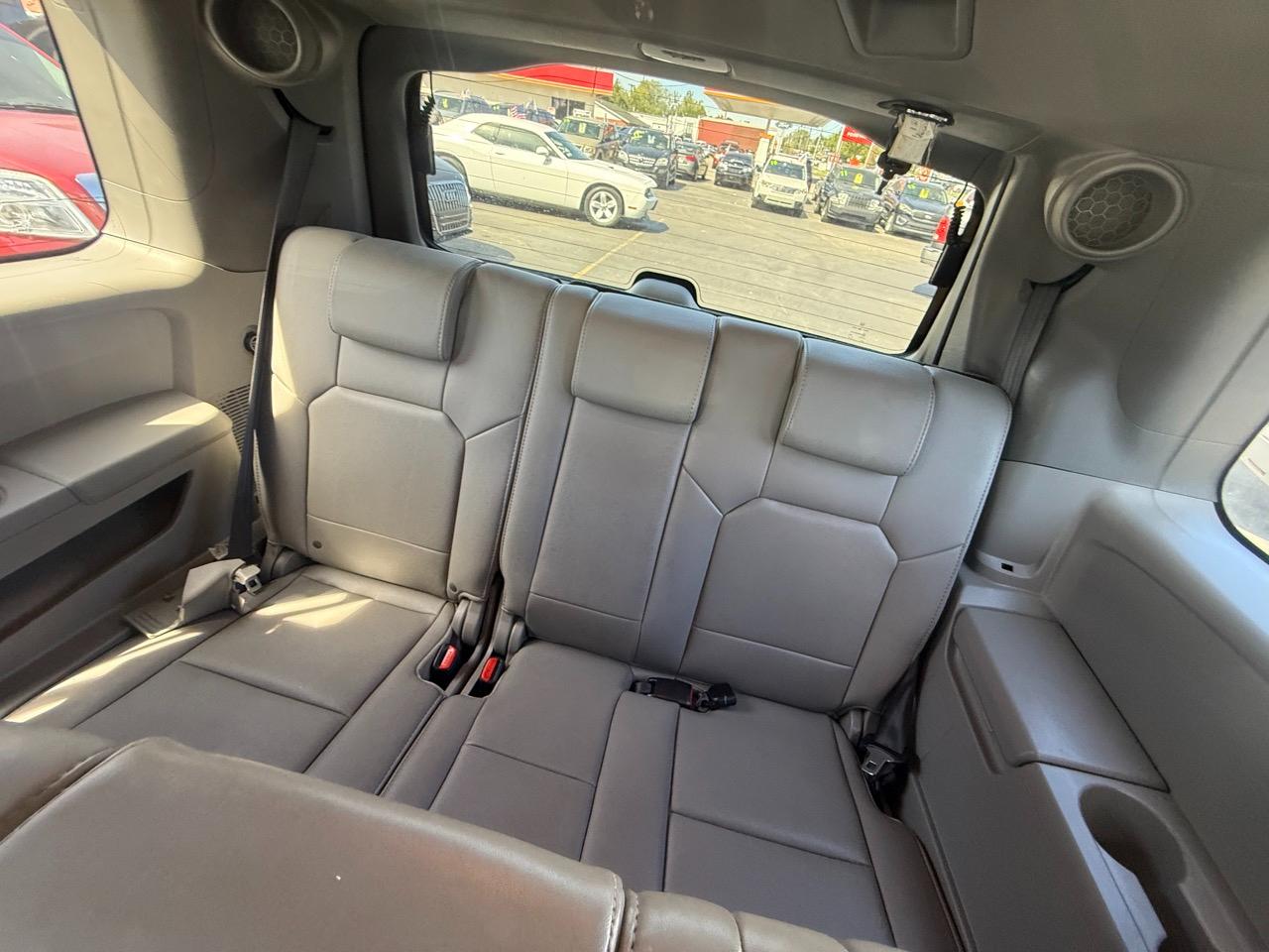 Honda Pilot Touring 4WD 5-Spd AT 2010