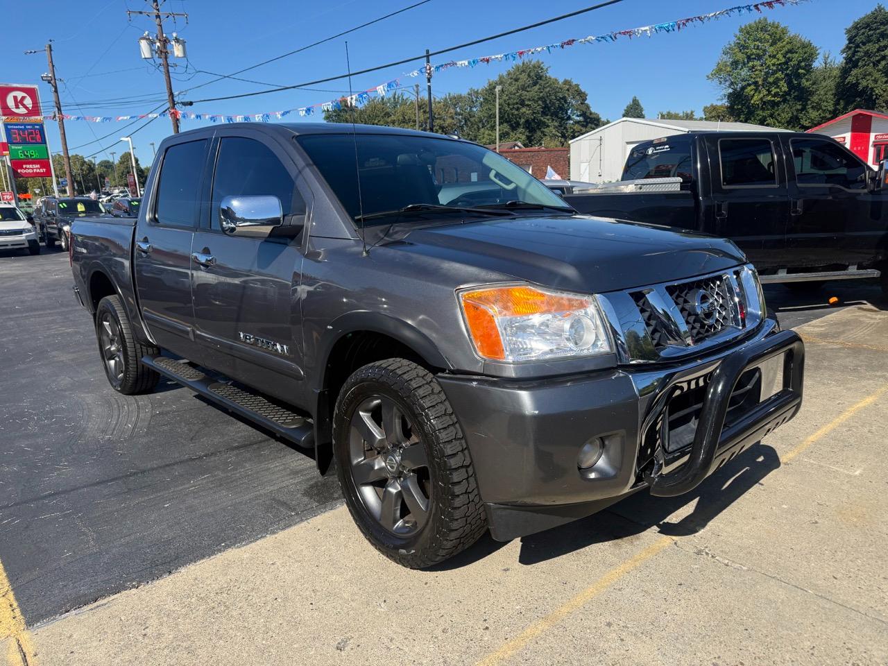 Nissan Titan PRO-4X Crew Cab 4WD SWB 2015