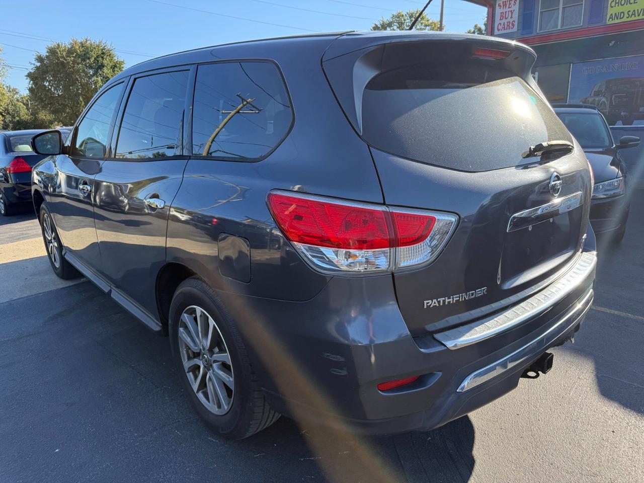 Nissan Pathfinder SV 4WD 2013