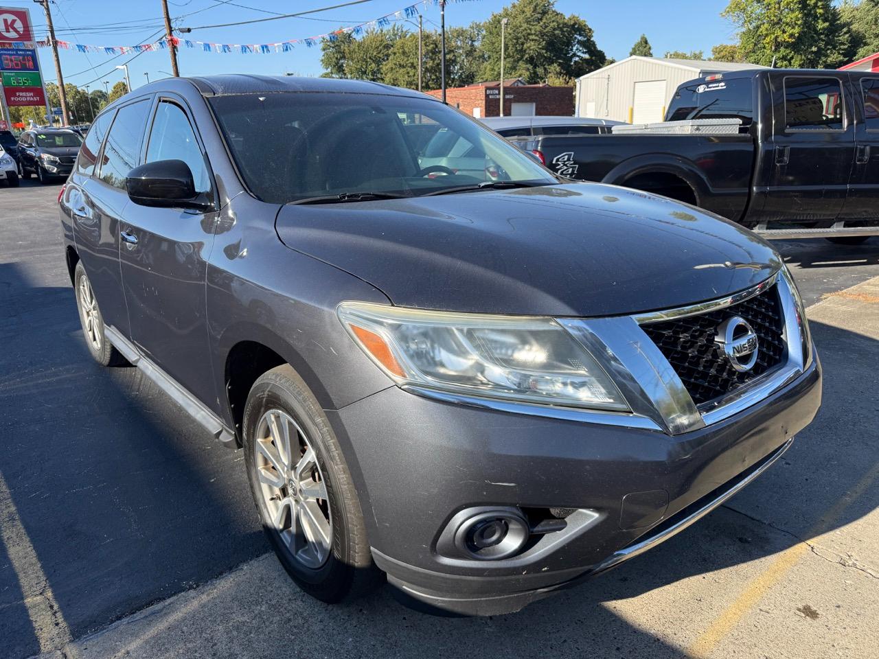 Nissan Pathfinder SV 4WD 2013
