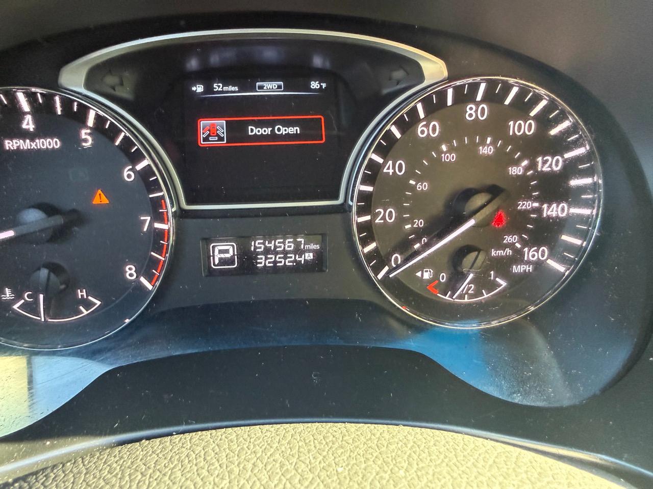 Nissan Pathfinder SV 4WD 2013