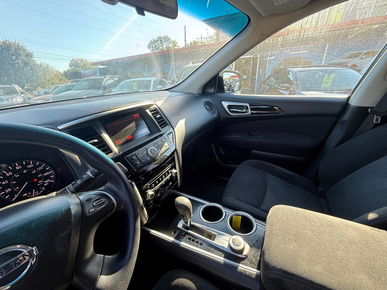 Nissan Pathfinder SV 4WD 2013
