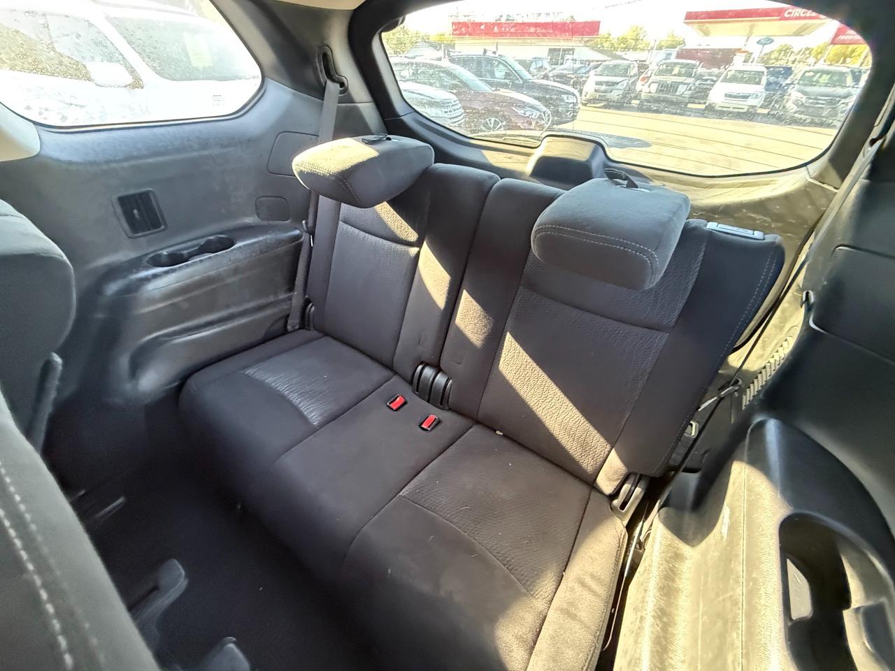 Nissan Pathfinder SV 4WD 2013