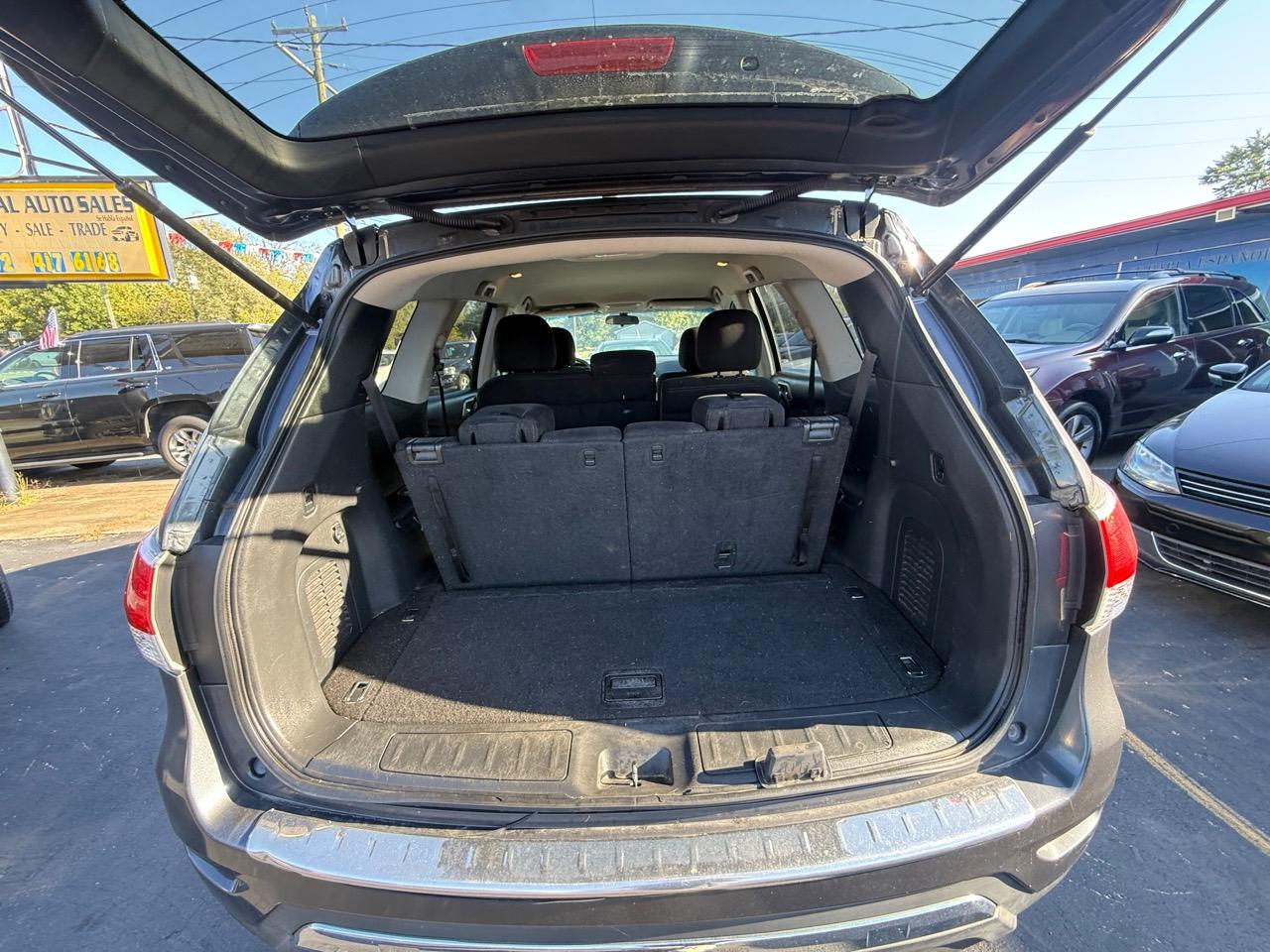 Nissan Pathfinder SV 4WD 2013