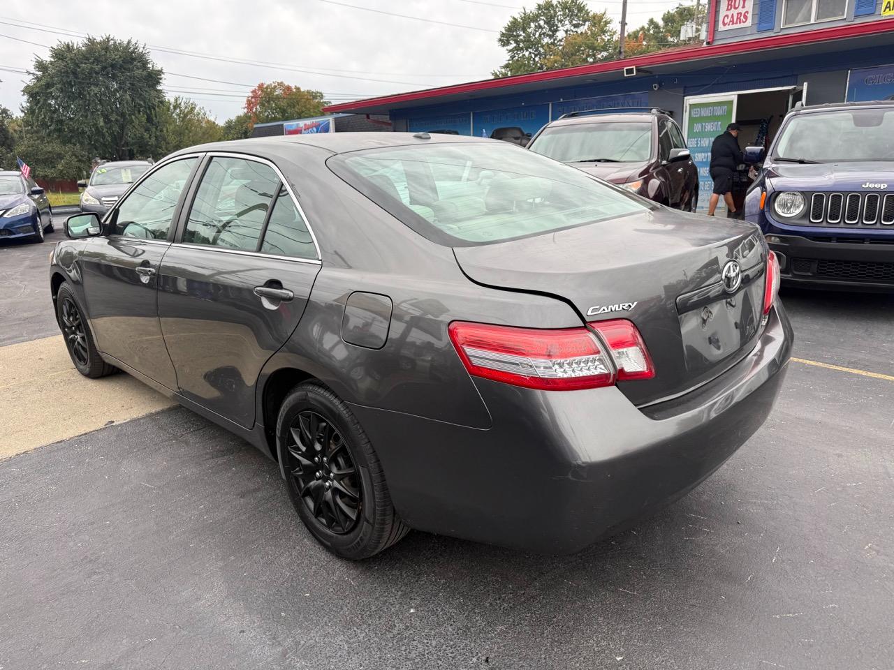 Toyota Camry Base 6-Spd AT 2011