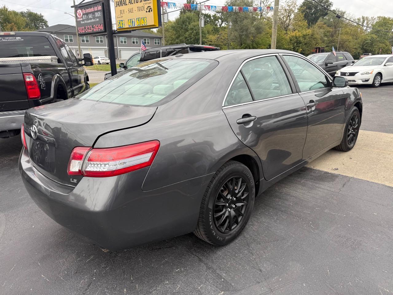 Toyota Camry Base 6-Spd AT 2011