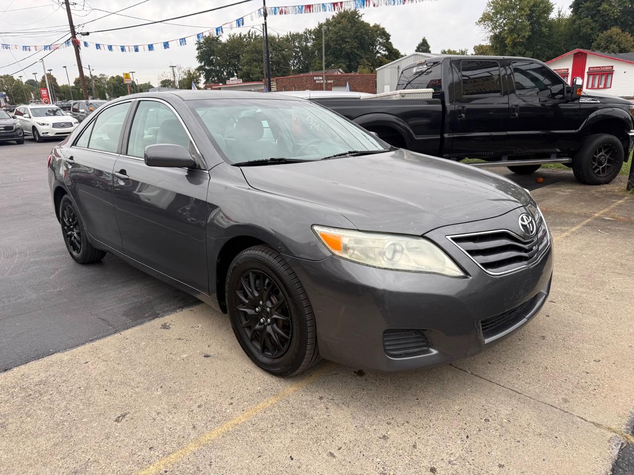 Toyota Camry Base 6-Spd AT 2011
