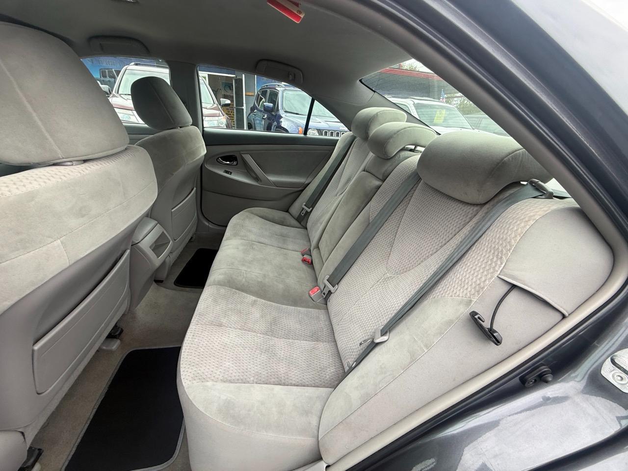 Toyota Camry Base 6-Spd AT 2011
