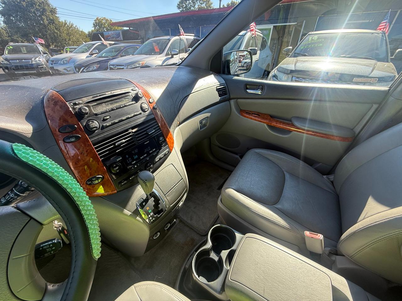 Toyota Sienna XLE Limited FWD 2008