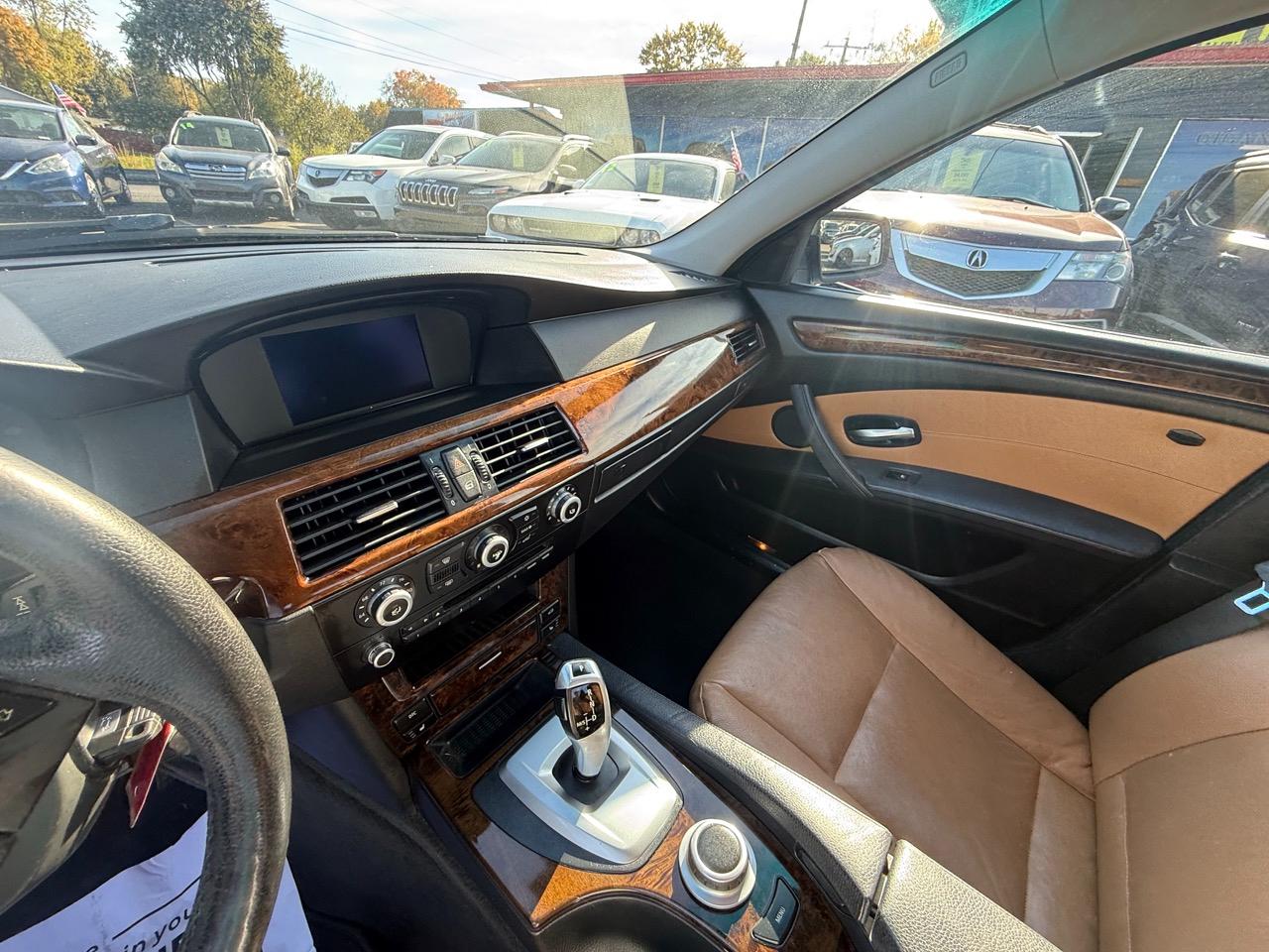 BMW 5-Series 528i 2008