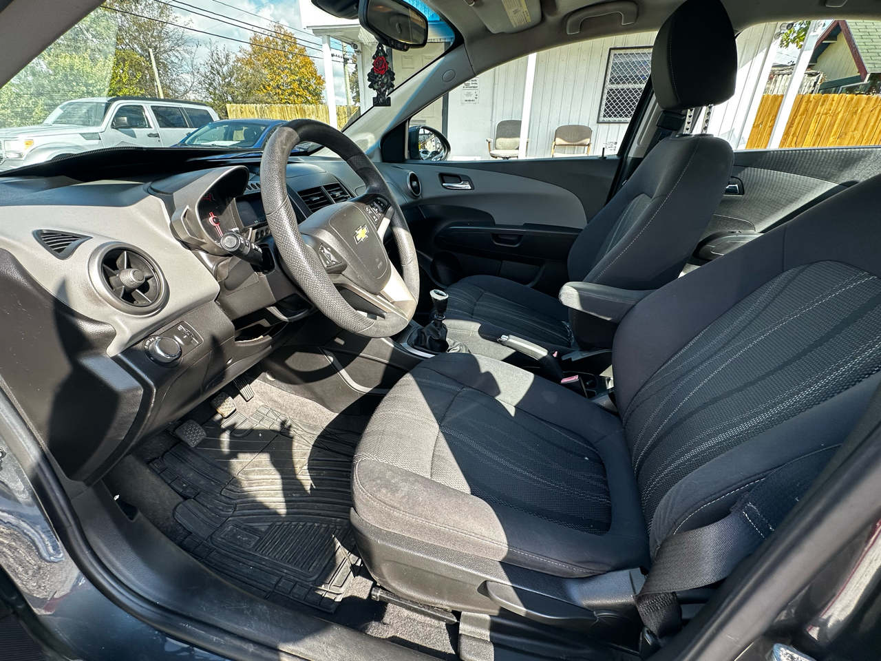 Chevrolet Sonic LT Manual Sedan 2013