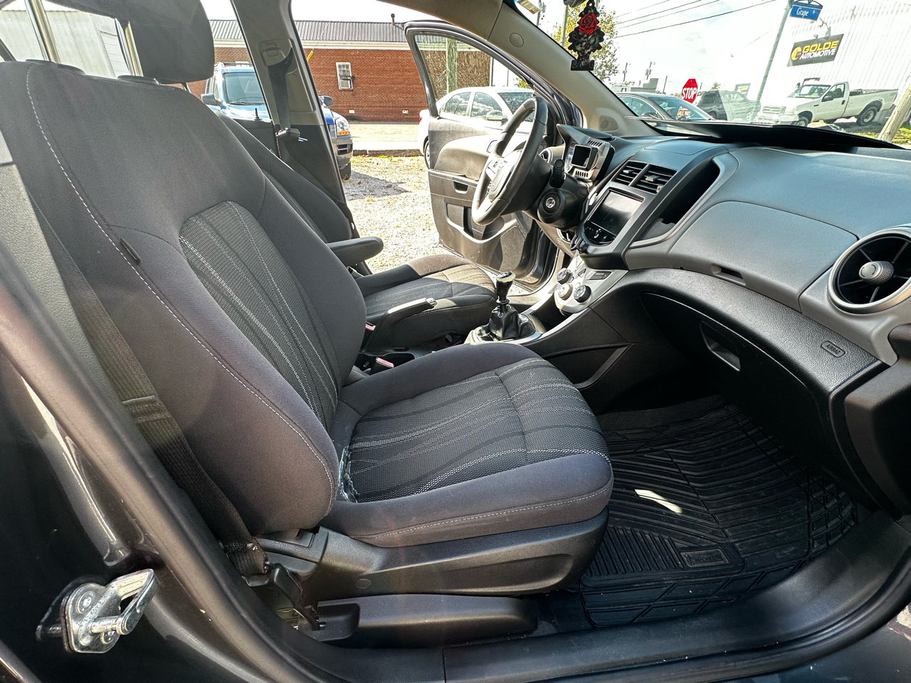 Chevrolet Sonic LT Manual Sedan 2013