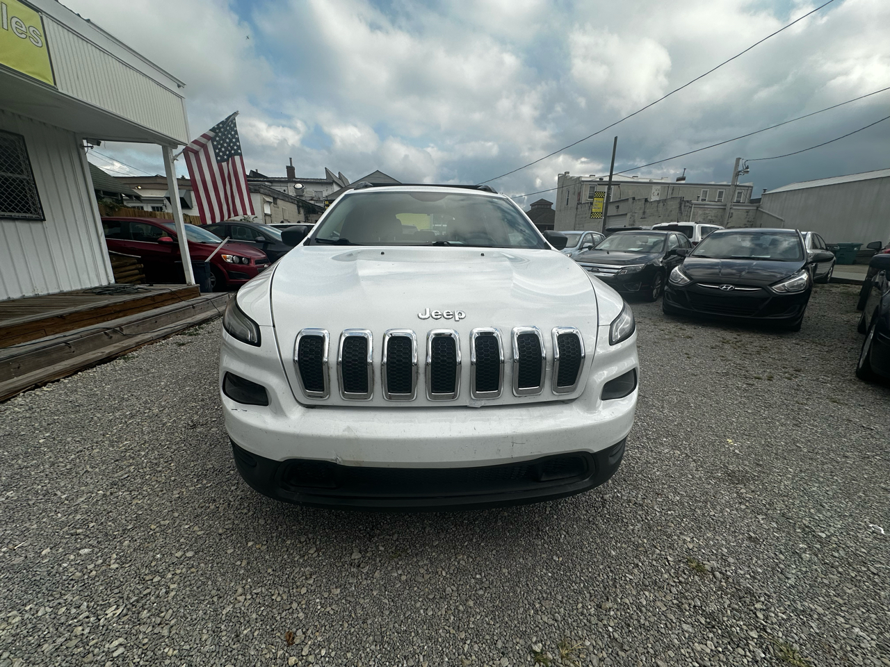 2015 Jeep Cherokee Sport photo 4