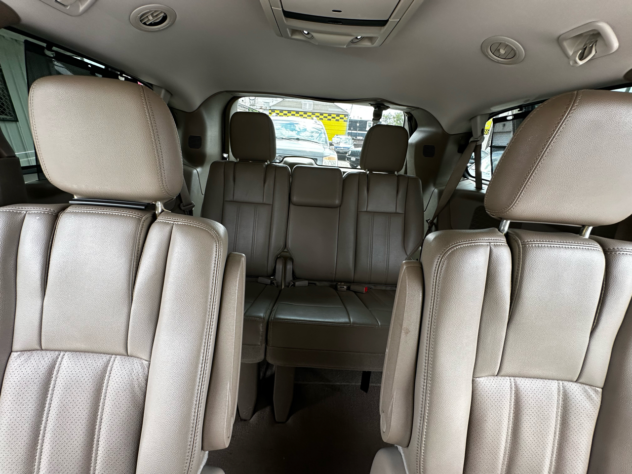 Chrysler Town & Country Touring-L 2012