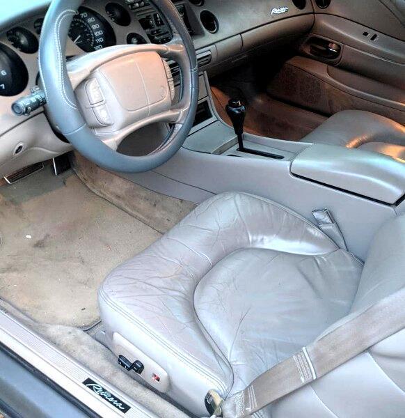 Buick Riviera  1995