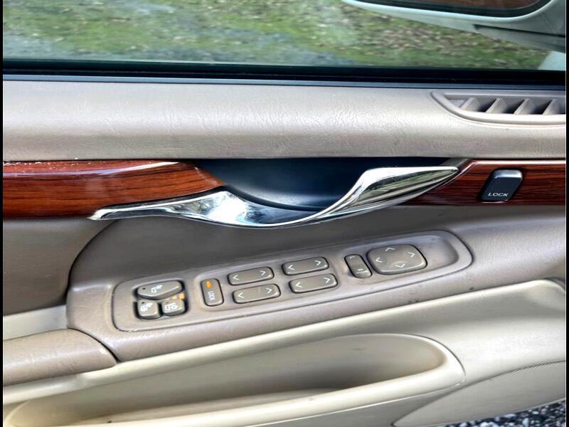 Cadillac DeVille  2005