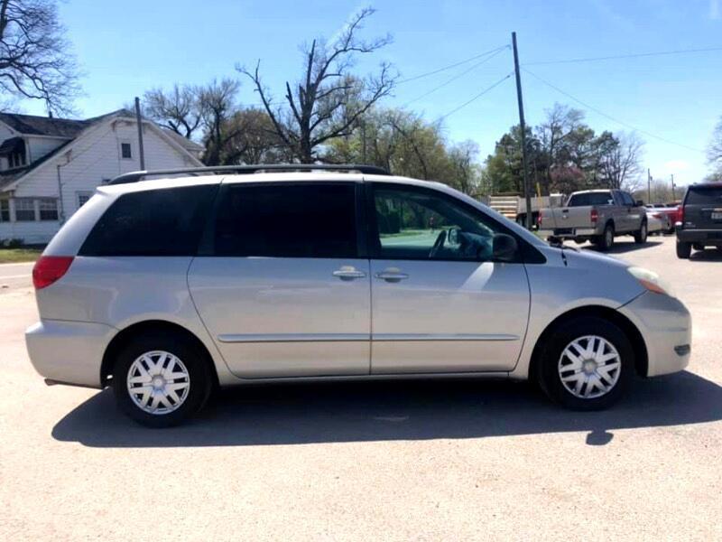 Toyota Sienna  2004