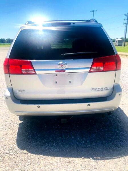 Toyota Sienna  2004