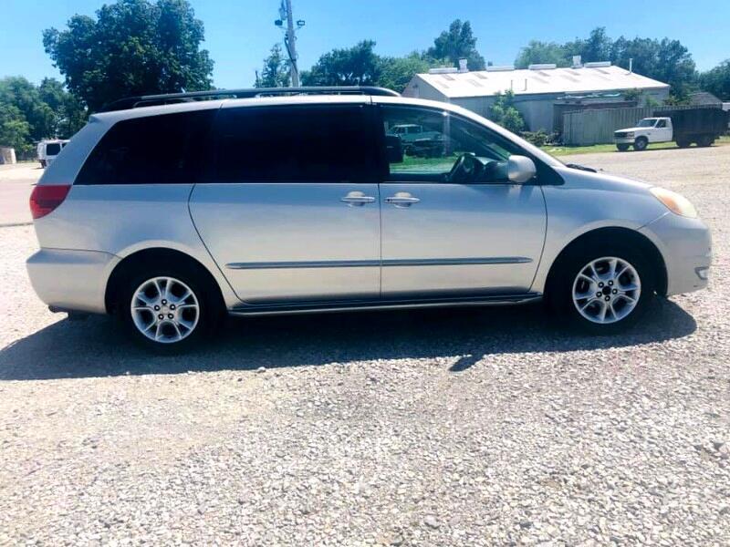 Toyota Sienna  2004