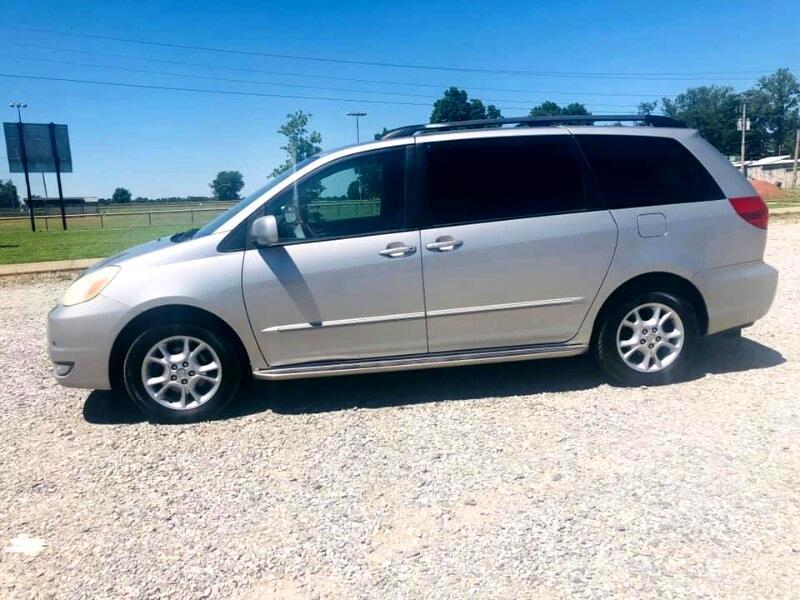 Toyota Sienna  2004