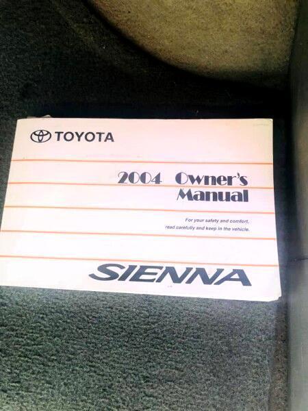 Toyota Sienna  2004
