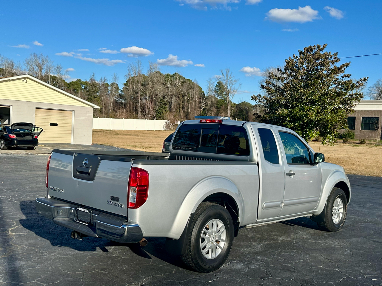Nissan Frontier S Crew Cab 5AT 4WD 2015