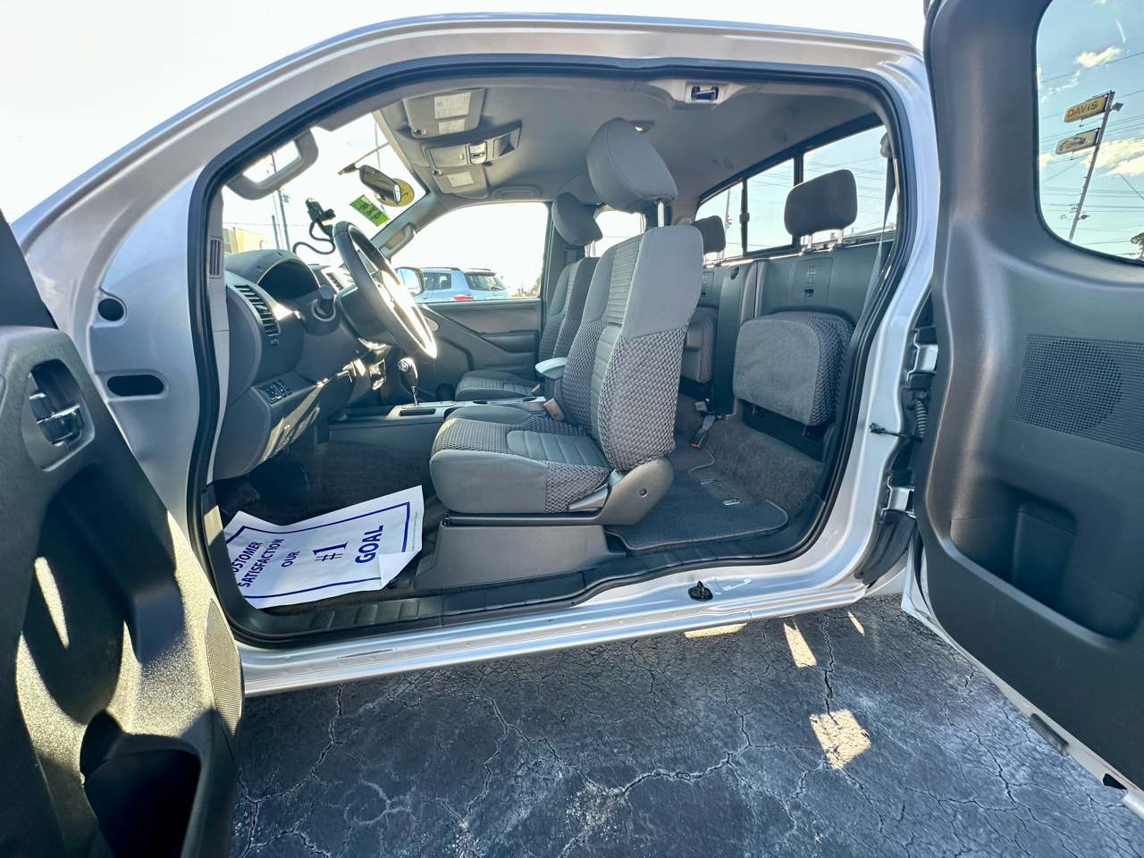 Nissan Frontier S Crew Cab 5AT 4WD 2015