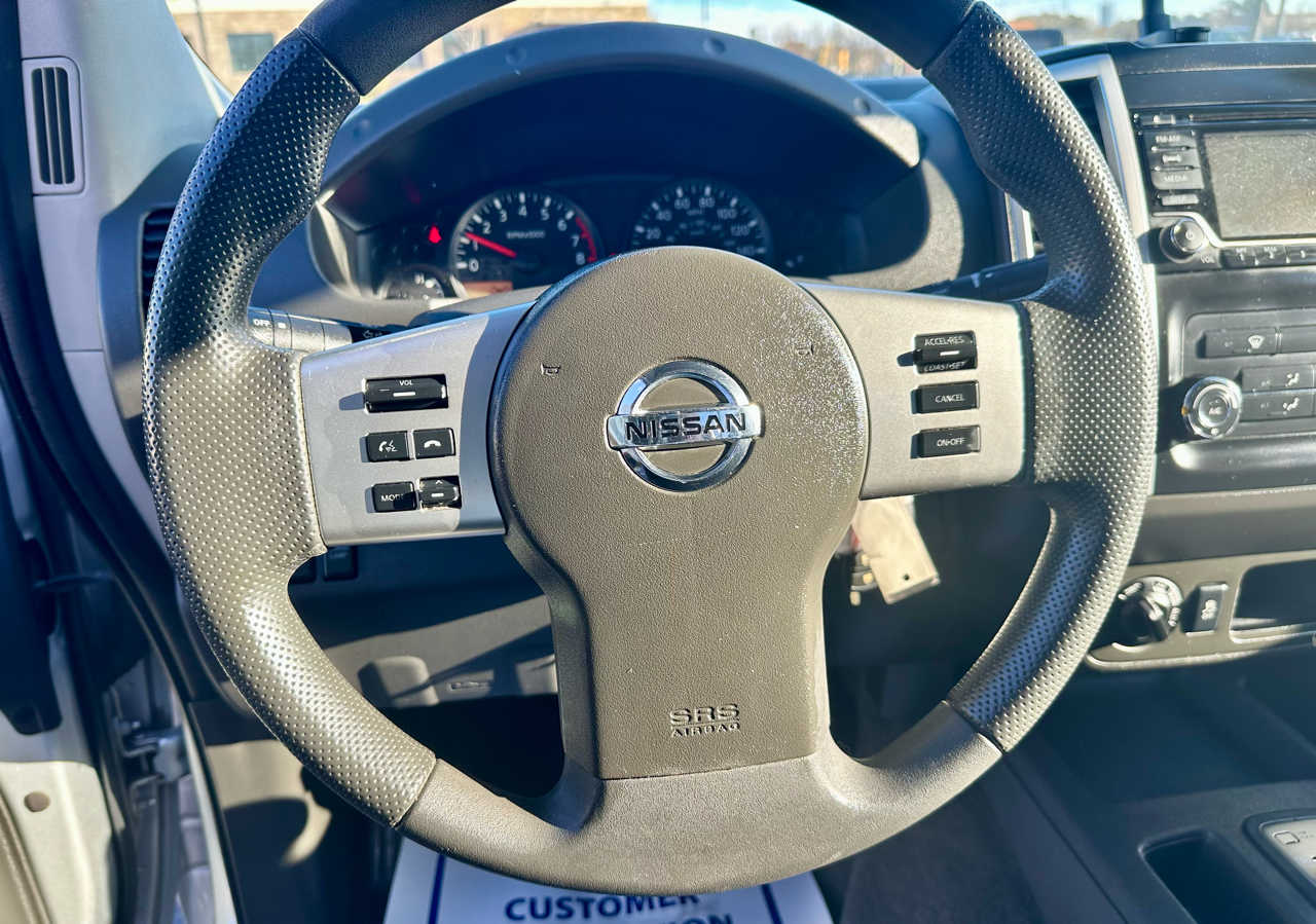 Nissan Frontier S Crew Cab 5AT 4WD 2015