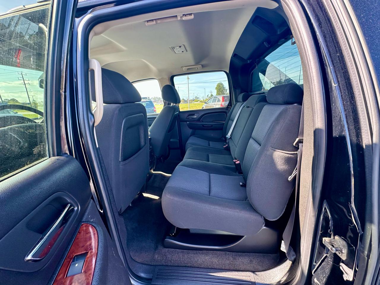 Chevrolet Avalanche LS 2WD 2011