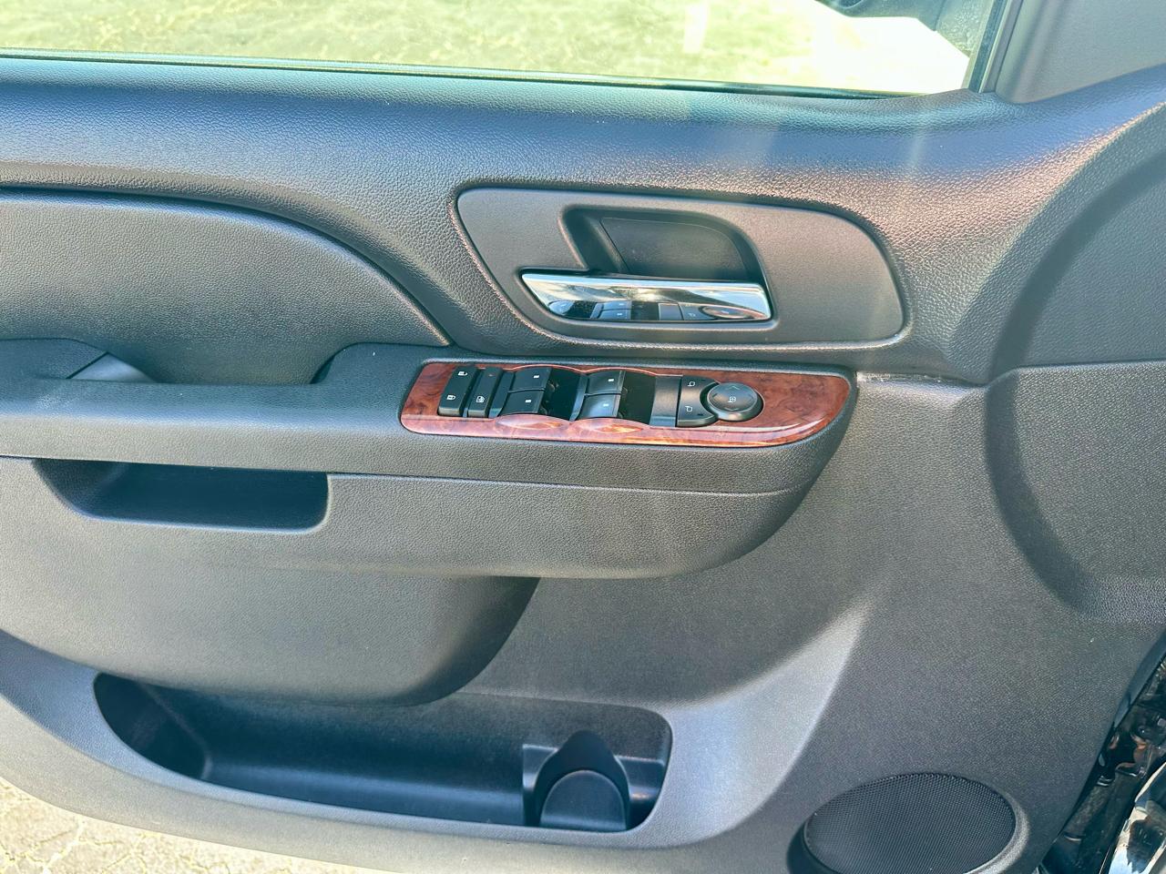 Chevrolet Avalanche LS 2WD 2011