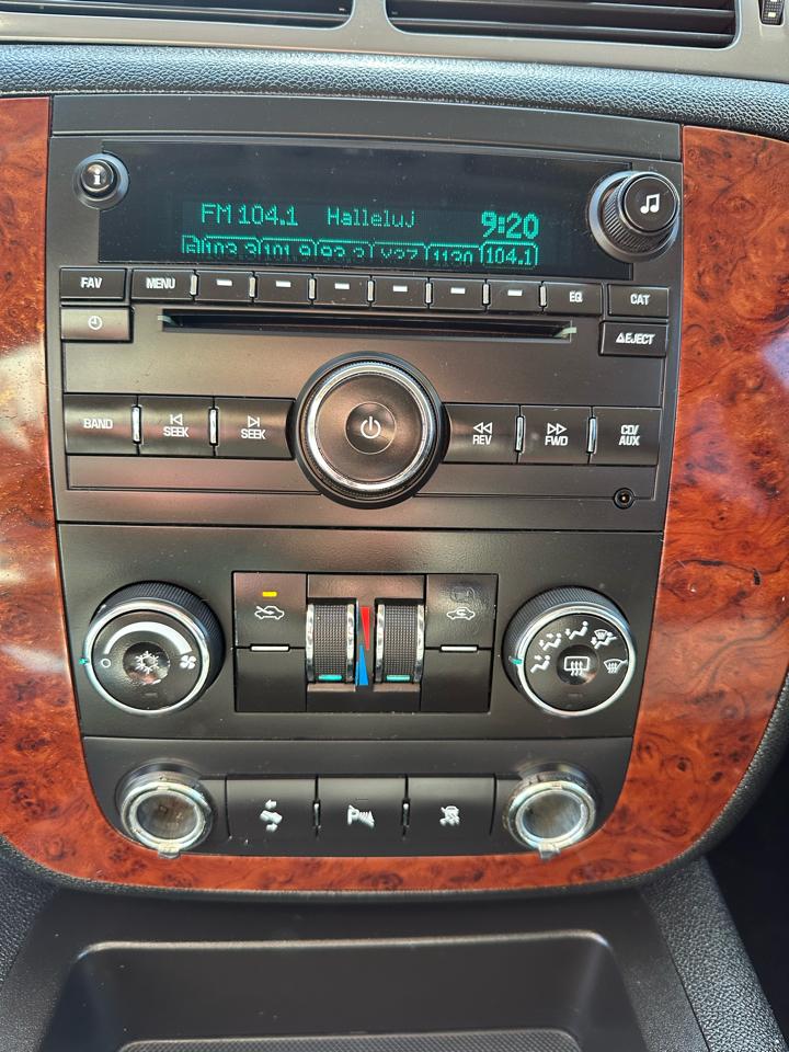 Chevrolet Avalanche LS 2WD 2011