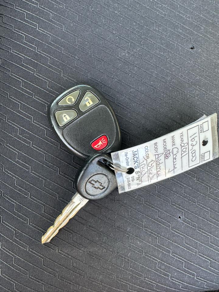 Chevrolet Avalanche LS 2WD 2011