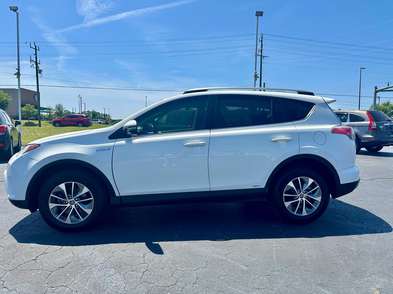 Toyota RAV4 Hybrid XLE 2017