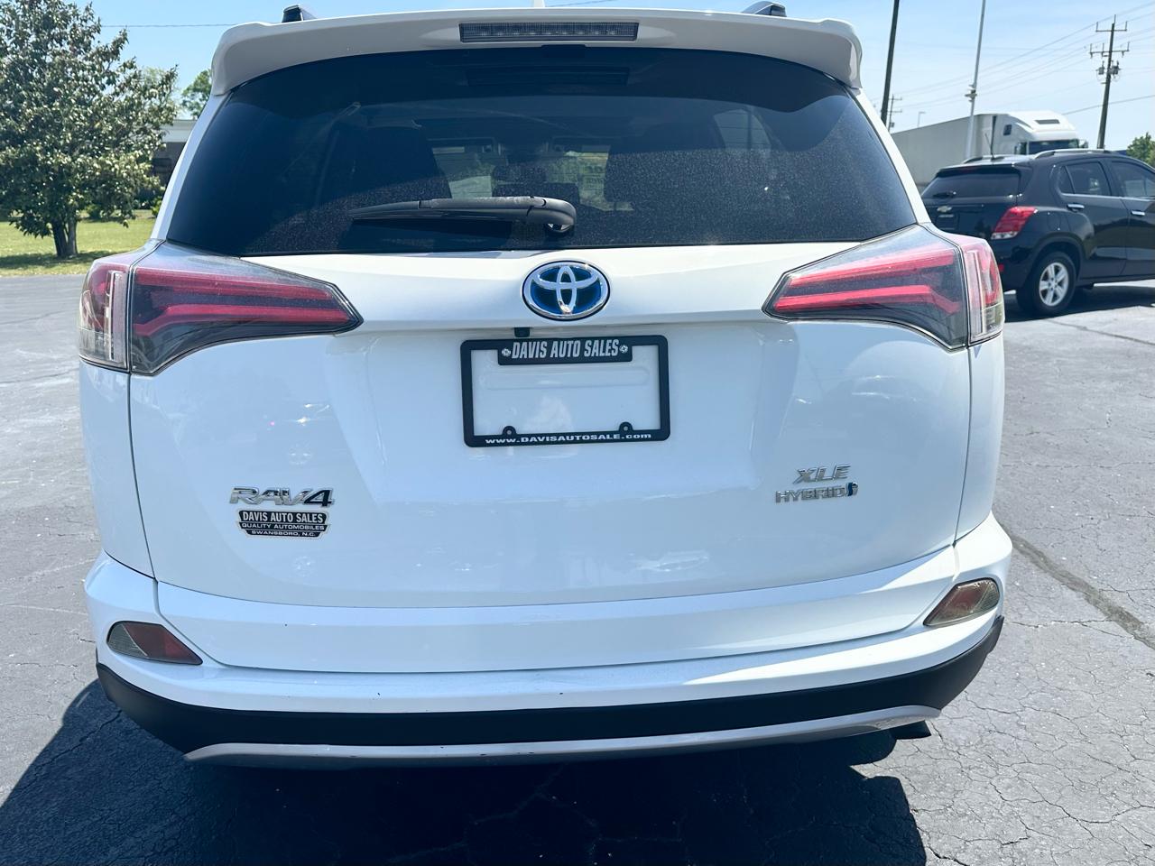 Toyota RAV4 Hybrid XLE 2017