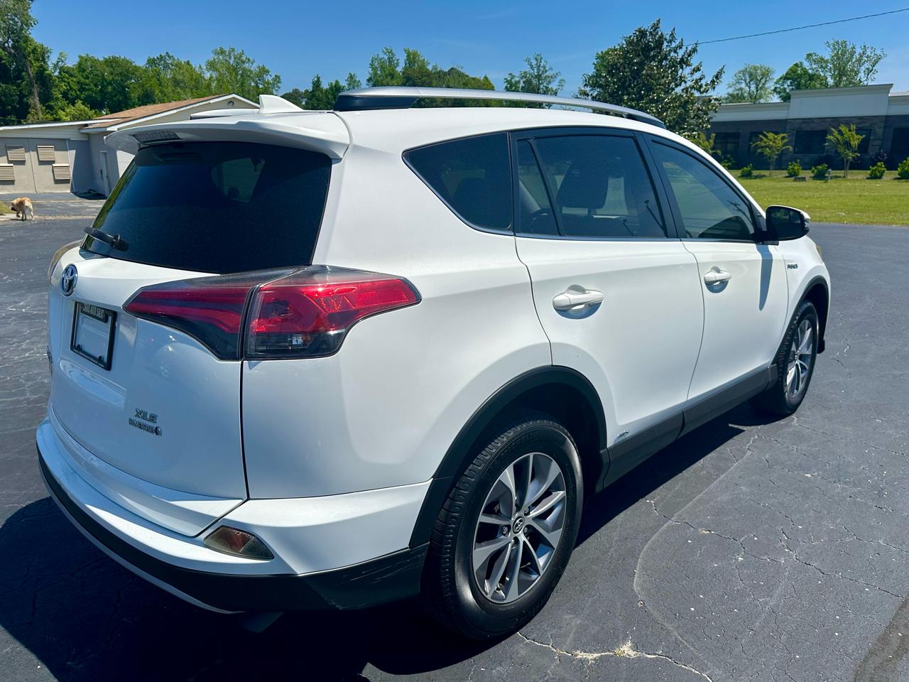 Toyota RAV4 Hybrid XLE 2017