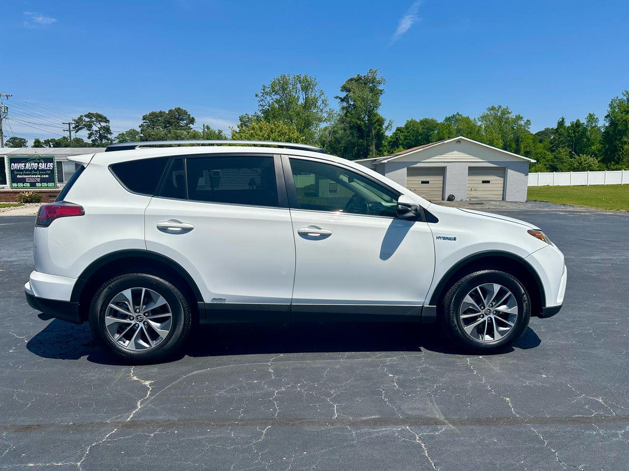 Toyota RAV4 Hybrid XLE 2017