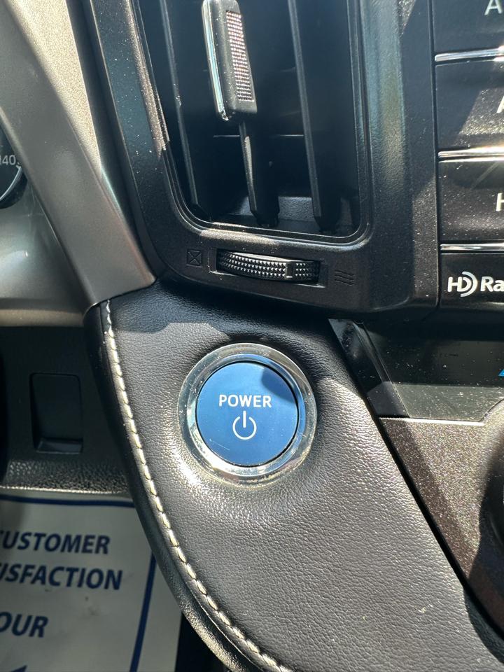 Toyota RAV4 Hybrid XLE 2017