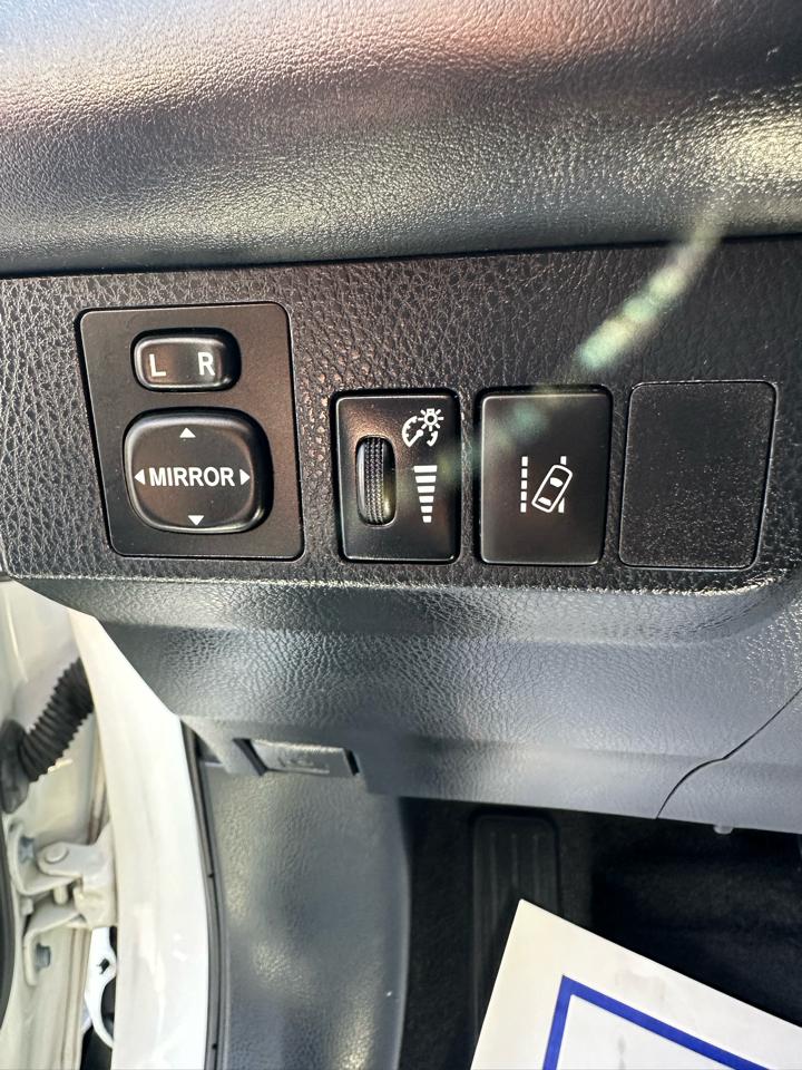 Toyota RAV4 Hybrid XLE 2017