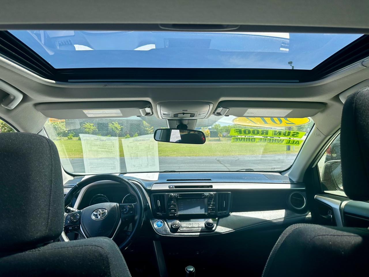 Toyota RAV4 Hybrid XLE 2017