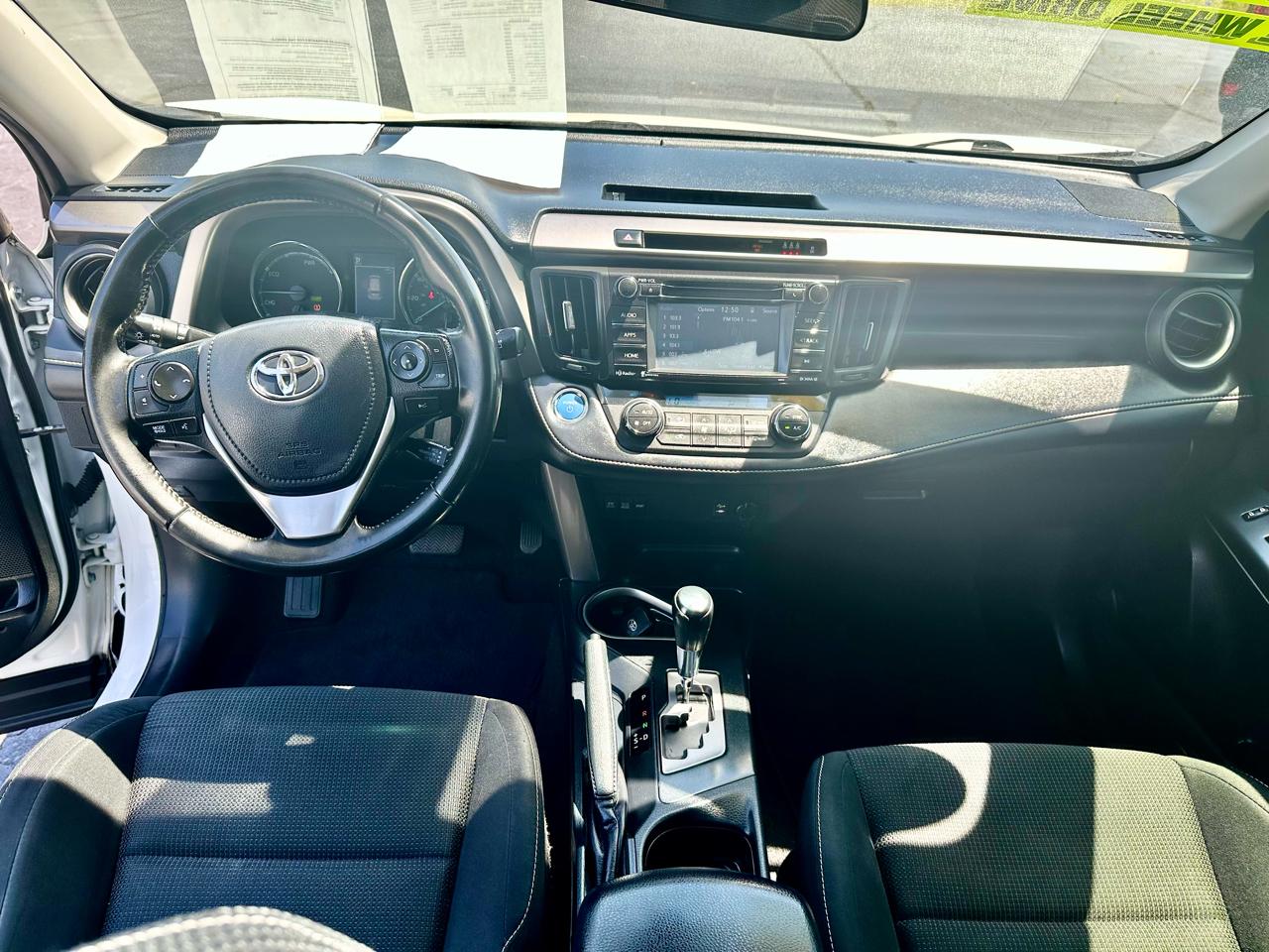 Toyota RAV4 Hybrid XLE 2017