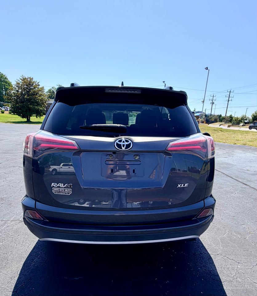 Toyota RAV4 XLE FWD 2018
