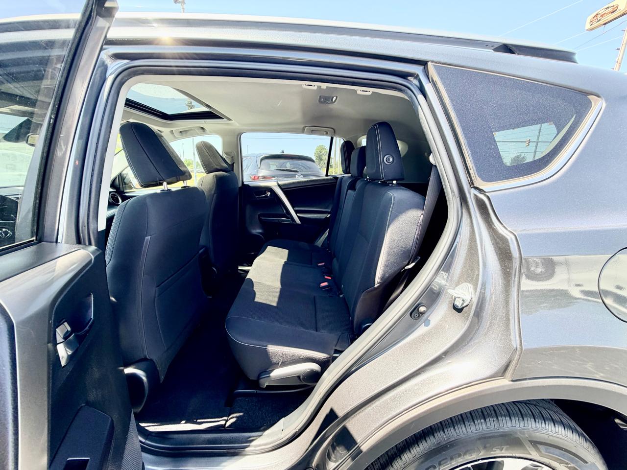 Toyota RAV4 XLE FWD 2018