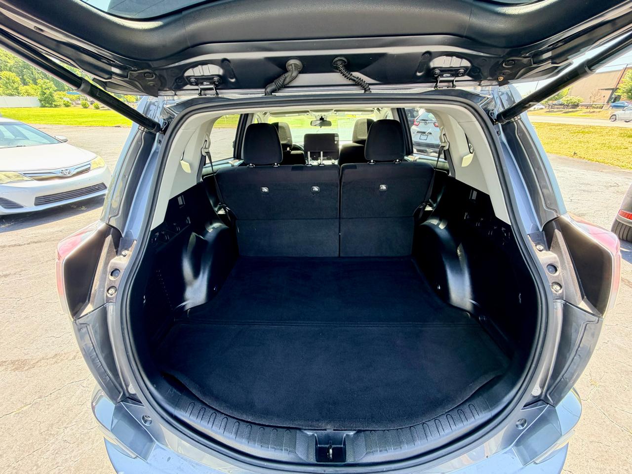 Toyota RAV4 XLE FWD 2018