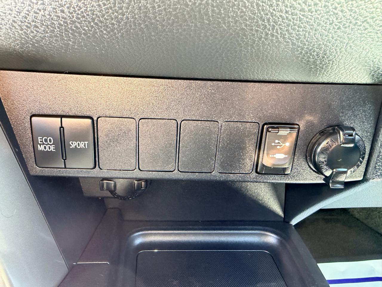 Toyota RAV4 XLE FWD 2018