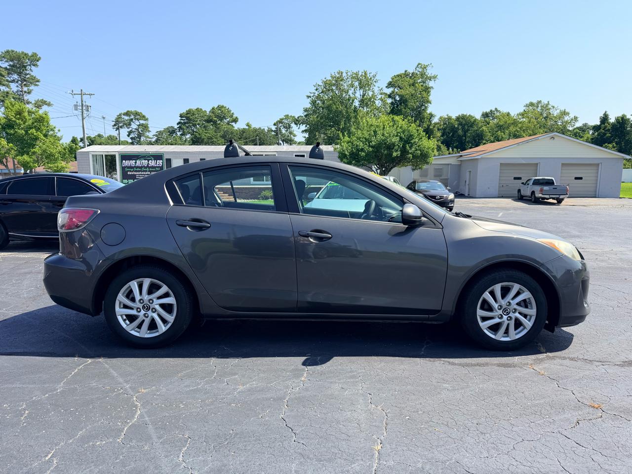 Mazda MAZDA3 i Touring AT 4-Door 2013