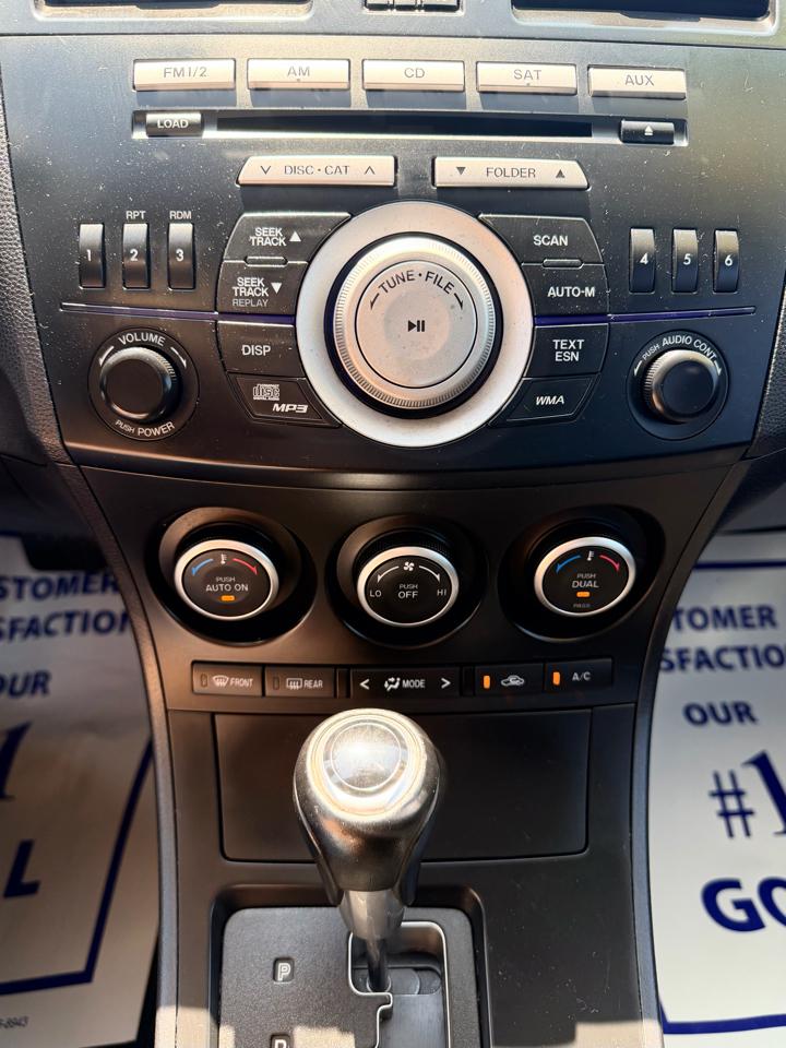 Mazda MAZDA3 i Touring AT 4-Door 2013