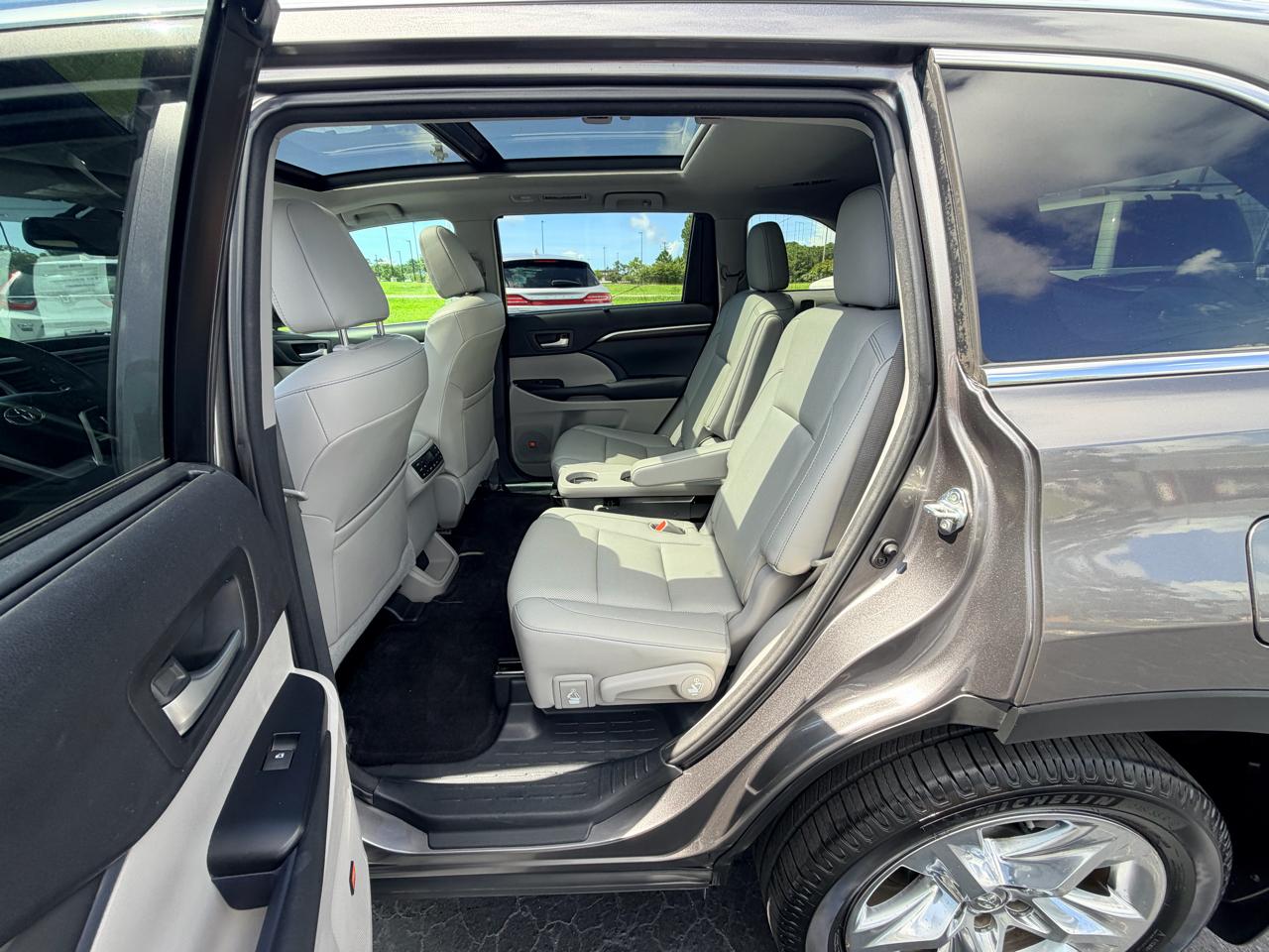 Toyota Highlander Limited AWD V6 2015