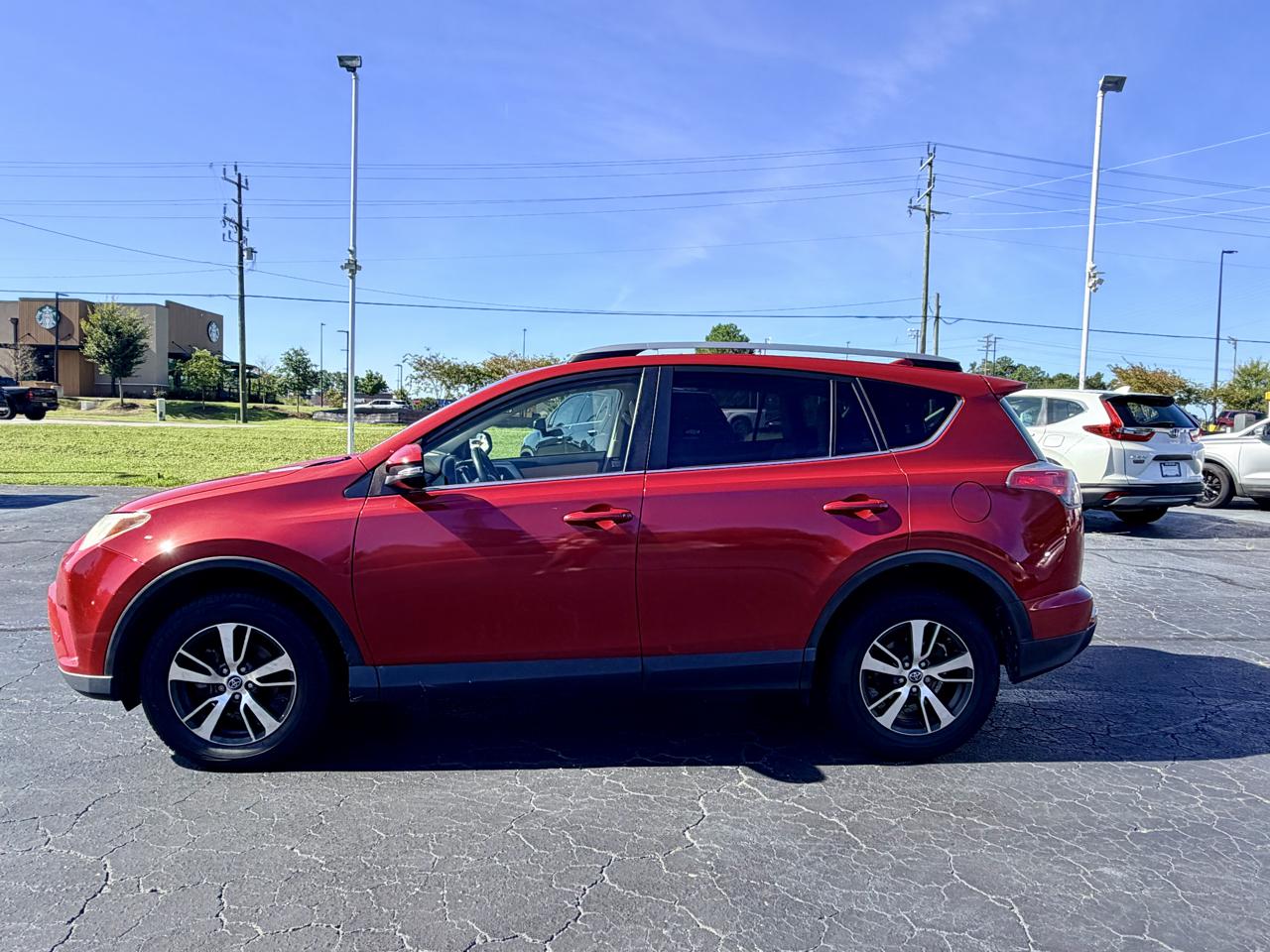 Toyota RAV4 XLE FWD 2017